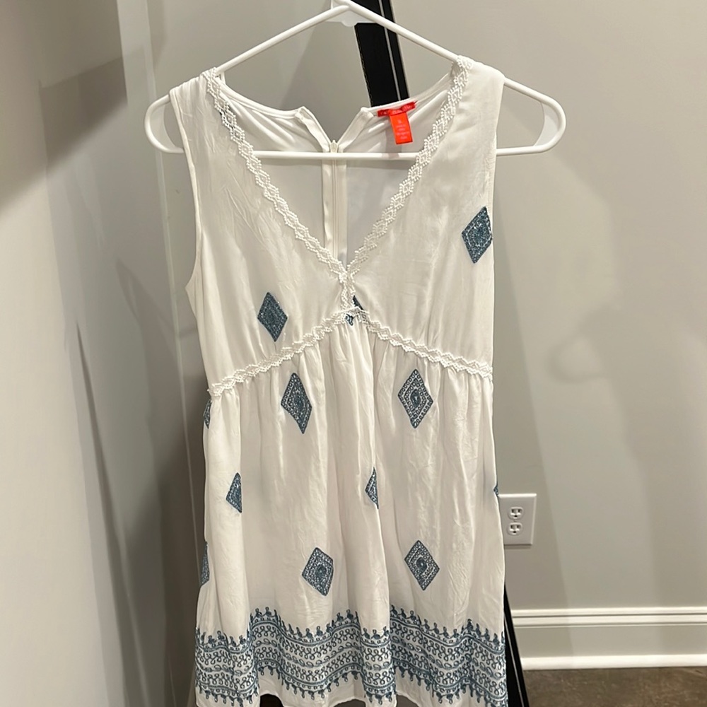 Women’s White Embroidered Dress